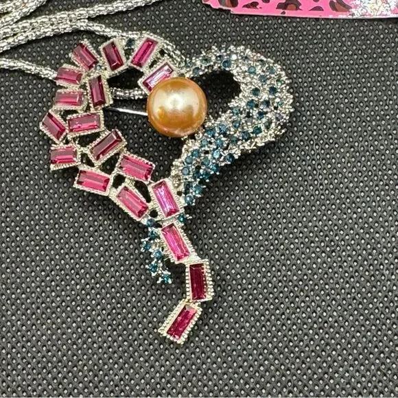 NECKLACE! Betsey Johnson Heart Mixed-Media Pendant/Brooch Combo BNWT - Picture 3 of 5